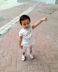 贾乃亮女儿照片近照,贾乃亮女儿近照曝光，可爱模样引网友热议”